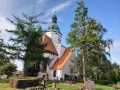Döbener Kirche im Herbst.